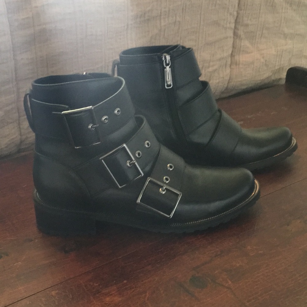 Camila waterproof bootie